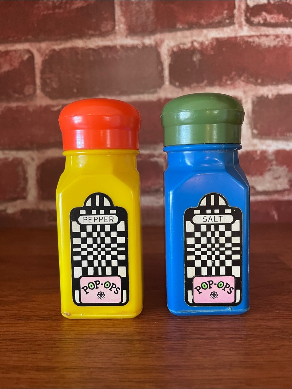 Pop Ops Salt & Pepper Shakers Set - Yellow & Blue